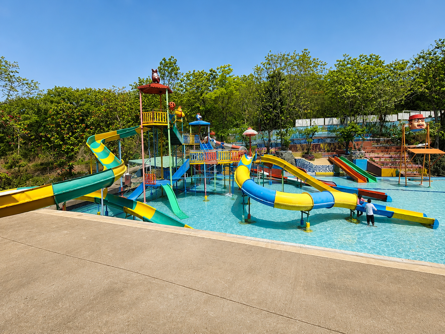 resort image-4